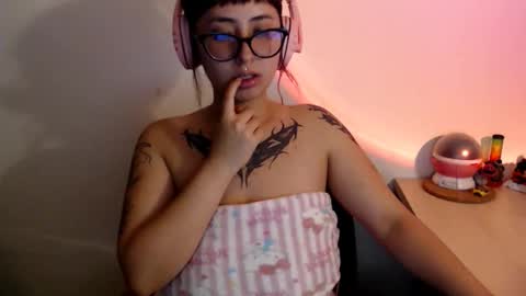 Snapshot of shopie_hank chatting on 09-11-25, 05:18 Shopie Hank online show from 09-11-25, 05:18