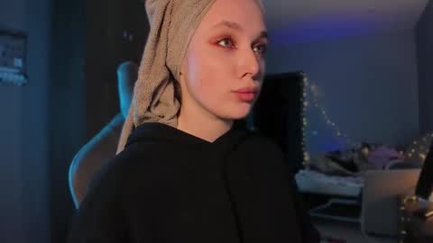 Snapshot of shorty_di chatting on 01-21-25, 06:22 Diana online show from 01-21-25, 06:22