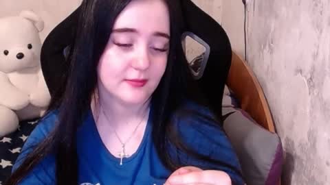 Snapshot of show_for_you chatting on 12-17-24, 11:39 show_for_you online show from 12-17-24, 11:39