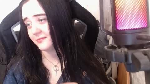 Snapshot of show_for_you chatting on 03-05-25, 06:54 show_for_you online show from 03-05-25, 06:54