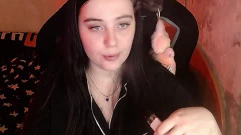 Snapshot of show_for_you chatting on 12-18-25, 04:57 show_for_you online show from 12-18-25, 04:57