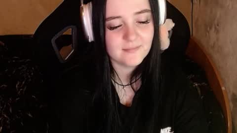 Snapshot of show_for_you chatting on 01-09-26, 02:53 show_for_you online show from 01-09-26, 02:53