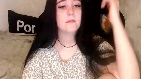 Snapshot of show_for_you chatting on 02-11-26, 12:10 show_for_you online show from 02-11-26, 12:10