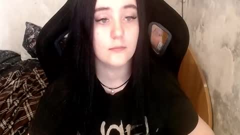 Snapshot of show_for_you chatting on 02-18-26, 12:12 show_for_you online show from 02-18-26, 12:12