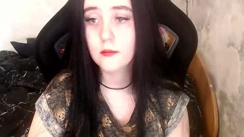 Snapshot of show_for_you chatting on 02-19-26, 12:01 show_for_you online show from 02-19-26, 12:01