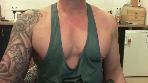 Snapshot of show_on_for_you chatting on 01-21-25, 09:04 show_on_for_you online show from 01-21-25, 09:04