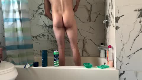 Snapshot of shreddylong chatting on 09-11-25, 11:21 shreddylong online show from 09-11-25, 11:21