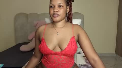 Snapshot of shugacubee chatting on 05-11-26, 01:00 EVA online show from 05-11-26, 01:00