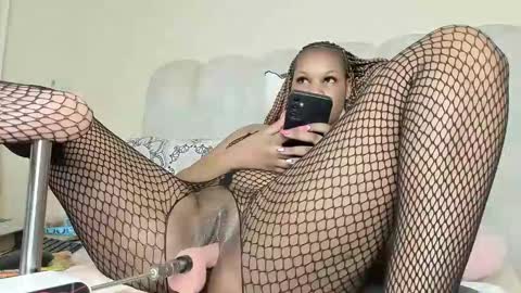 Snapshot of shugacubee chatting on 05-27-26, 01:57 EVA online show from 05-27-26, 01:57