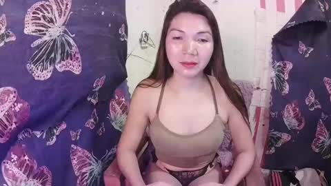 Snapshot of shujine683081 chatting on 12-15-24, 02:37 juss online show from 12-15-24, 02:37