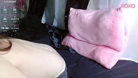 Snapshot of shun_sun chatting on 03-01-25, 07:15 Shun White online show from 03-01-25, 07:15