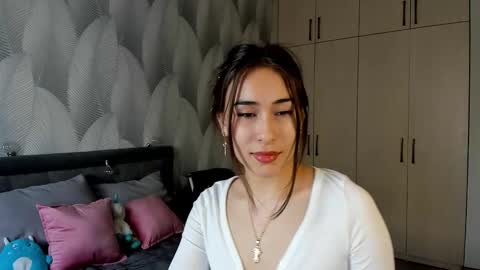 Mika online show from 01-27-25, 07:56