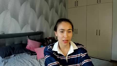 Mika online show from 09-09-25, 08:03