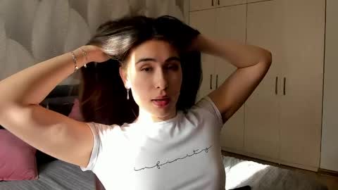 Snapshot of shy_bambiii chatting on 04-28-26, 02:21 Mika online show from 04-28-26, 02:21