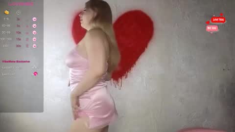 Snapshot of shy_blondiee chatting on 09-20-25, 09:27 Molly online show from 09-20-25, 09:27