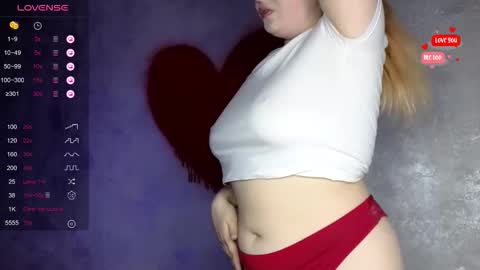 Snapshot of shy_blondiee chatting on 10-14-25, 11:16 Molly online show from 10-14-25, 11:16