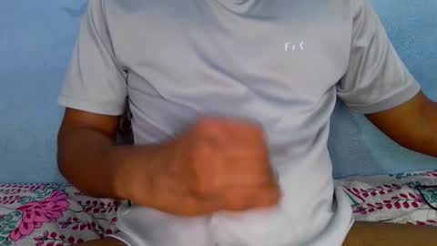 Snapshot of shy_eyes_ chatting on 12-18-24, 04:39 shyeyes online show from 12-18-24, 04:39