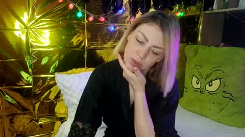 shy_girl80 online show from 12-16-25, 10:31