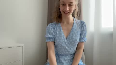 shy_schoolgirl_ online show from 06-10-26, 12:04