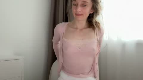 shy_schoolgirl_ online show from 06-15-26, 02:52