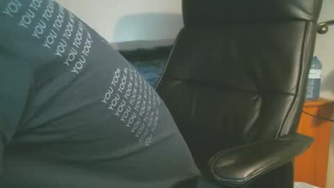 shyboyhugecum2020 online show from 04-12-26, 11:54