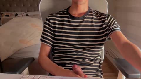 shydude666 online show from 09-28-25, 01:44