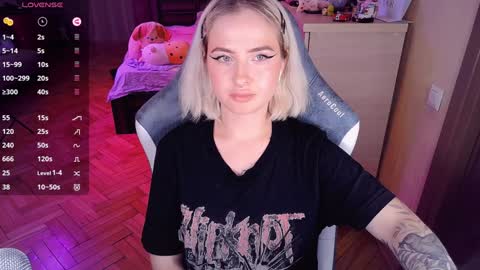 Effie online show from 12-18-24, 10:24