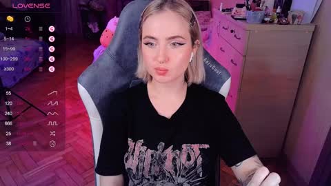 Effie online show from 01-25-25, 11:32