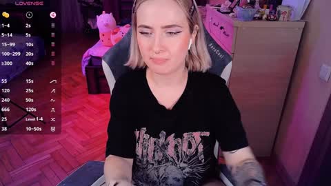 Effie online show from 01-29-25, 01:27