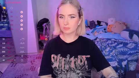 Effie online show from 02-13-25, 12:11