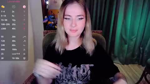 Effie online show from 09-15-25, 06:24