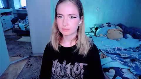 Effie online show from 10-24-25, 07:38