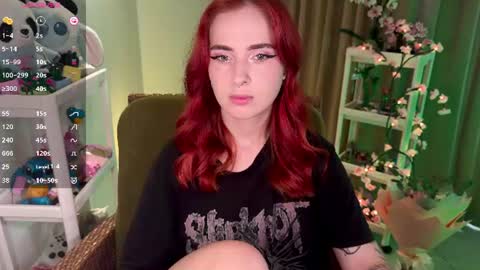 Snapshot of shyfoxxxy chatting on 06-14-26, 08:16 Effie online show from 06-14-26, 08:16