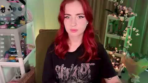 Snapshot of shyfoxxxy chatting on 06-15-26, 05:53 Effie online show from 06-15-26, 05:53