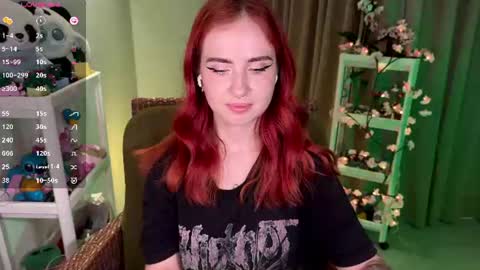 Snapshot of shyfoxxxy chatting on 06-27-26, 12:55 Effie online show from 06-27-26, 12:55