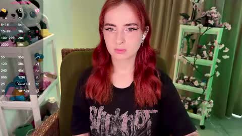 Snapshot of shyfoxxxy chatting on 06-28-26, 06:30 Effie online show from 06-28-26, 06:30