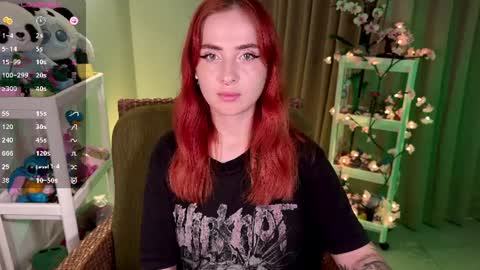 Snapshot of shyfoxxxy chatting on 07-06-26, 04:09 Effie online show from 07-06-26, 04:09