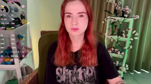 Snapshot of shyfoxxxy chatting on 07-16-26, 06:08 Effie online show from 07-16-26, 06:08