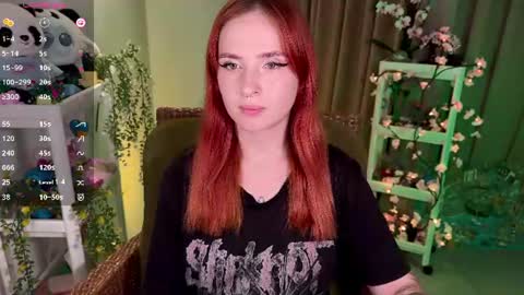 Snapshot of shyfoxxxy chatting on 07-28-26, 11:28 Effie online show from 07-28-26, 11:28