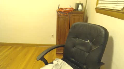 shyguy19755 online show from 01-12-25, 03:28