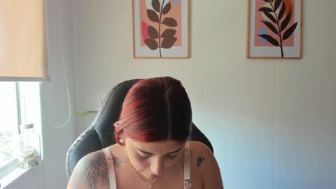 Snapshot of shylittlebunny chatting on 05-20-26, 04:57 shylittlebunny online show from 05-20-26, 04:57