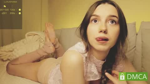 Snapshot of shypeachmaru chatting on 04-29-26, 04:11 Mary online show from 04-29-26, 04:11