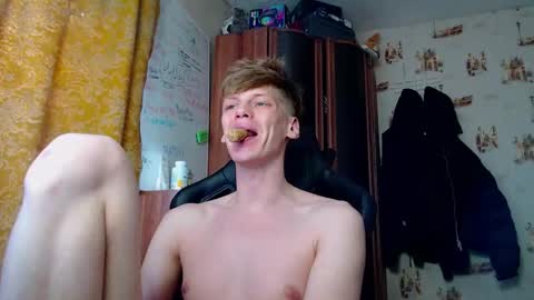 Snapshot of shyredstar chatting on 01-16-26, 06:17 Tom and Betty online show from 01-16-26, 06:17