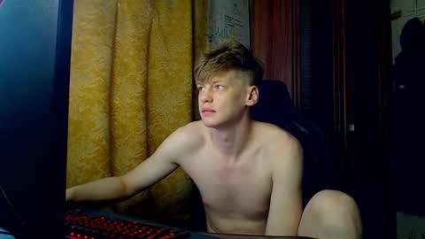 Snapshot of shyredstar chatting on 02-03-26, 05:16 Tom and Betty online show from 02-03-26, 05:16