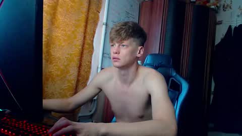 Snapshot of shyredstar chatting on 02-09-26, 05:55 Tom and Betty online show from 02-09-26, 05:55