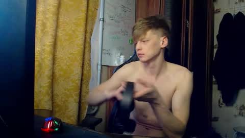 Snapshot of shyredstar chatting on 02-11-26, 04:28 Tom and Betty online show from 02-11-26, 04:28