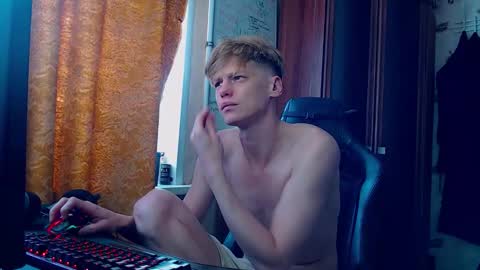 Snapshot of shyredstar chatting on 03-02-26, 06:47 Tom and Betty online show from 03-02-26, 06:47