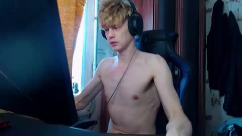 Snapshot of shyredstar chatting on 03-14-26, 07:36 Tom and Betty online show from 03-14-26, 07:36