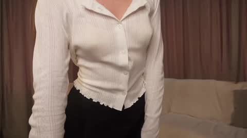 Snapshot of shytany chatting on 04-24-26, 01:02 Tanya online show from 04-24-26, 01:02