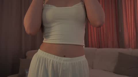 Snapshot of shytany chatting on 05-03-26, 12:33 Tanya online show from 05-03-26, 12:33